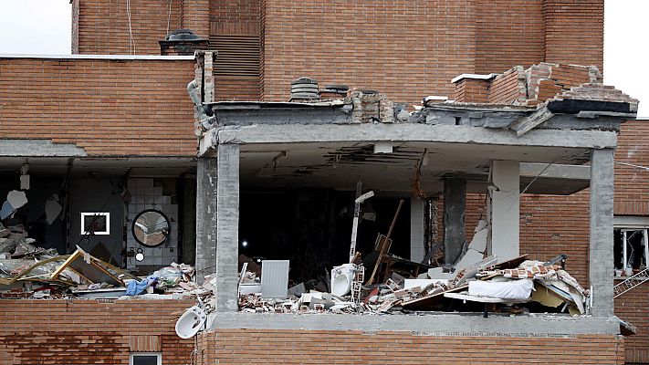 Telediario 1 - Al menos siete heridos leves tras una explosión de gas en un edificio de vivendas en Madrid
