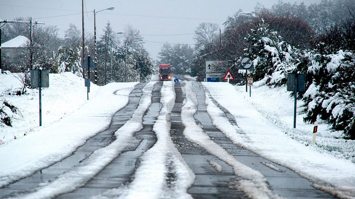 Telediario 1 - El temporal de frío mantiene en alerta amarilla a 24 provicias de España