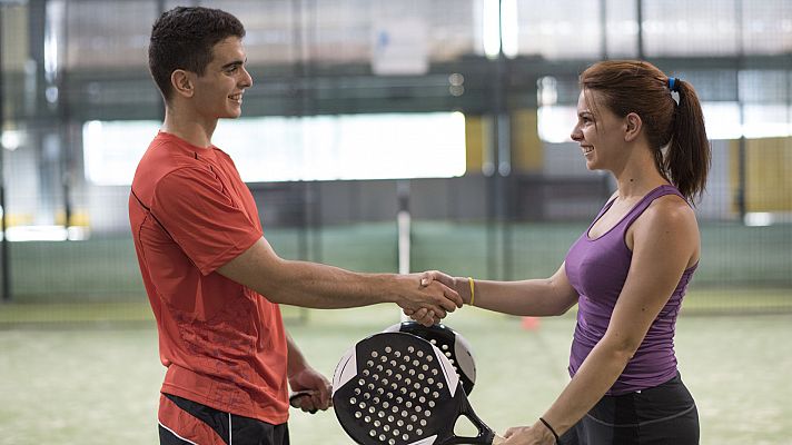 Telediario 1 - 'El partido de las reglas injustas' conciencia a los chicos sobre la igualdad