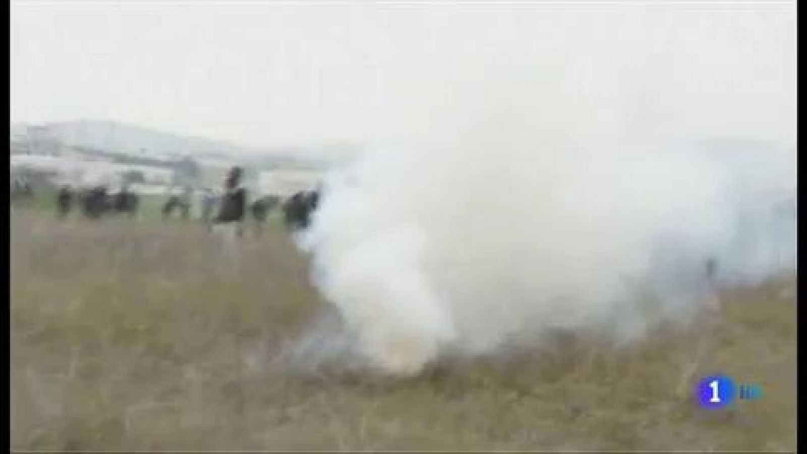 Tercer día de enfrentamientos entre refugiados y la policía griega