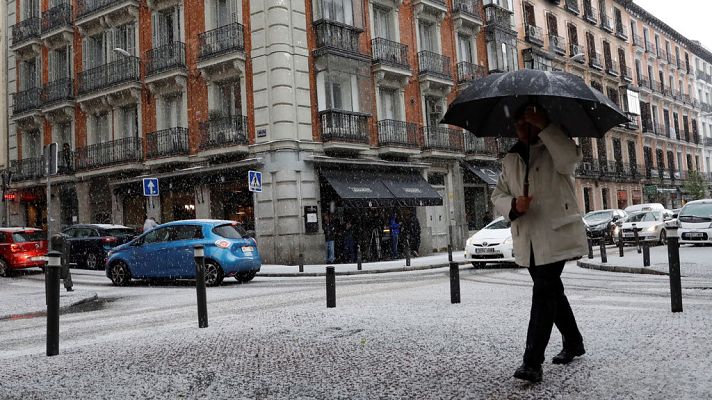 El tiempo - Cielos nubosos o cubiertos con lluvias, chubascos y ocasionales tormentas y granizo