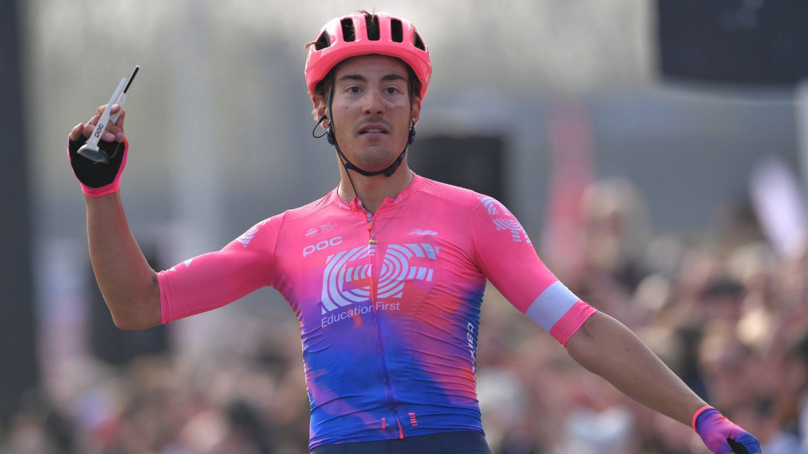 Ciclismo: Alberto Bettiol se consagra en el Tour de Flandes | RTVE Play