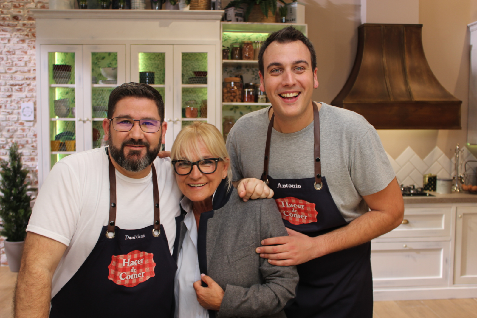 Hacer de comer - Crema de alcachofas y guiso de conejo - ver ahora