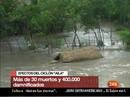  - 90 muertos al paso del ciclón Aila