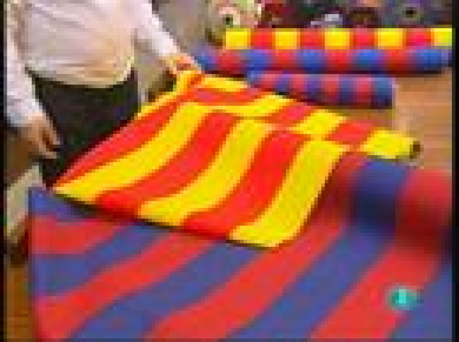 L'Informatiu: Banderes, samarretes....Barça | RTVE Play