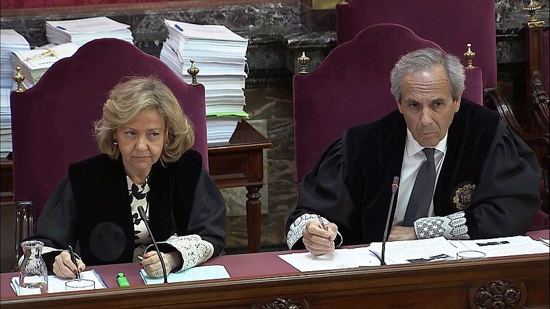 Un guardia civil del 1-O declara que tuvo que ser operado porque perdió la movilidad de un dedo por una patada