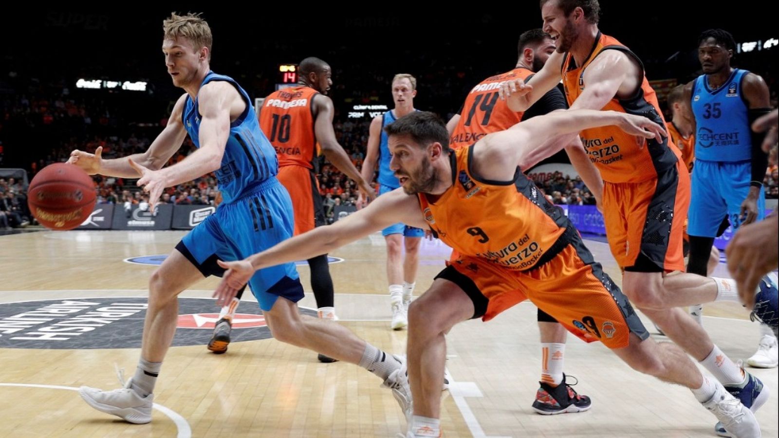 Baloncesto en RTVE: Eurocup Playoff Final 1º partido: Valencia B. - Alba Berlín | RTVE Play