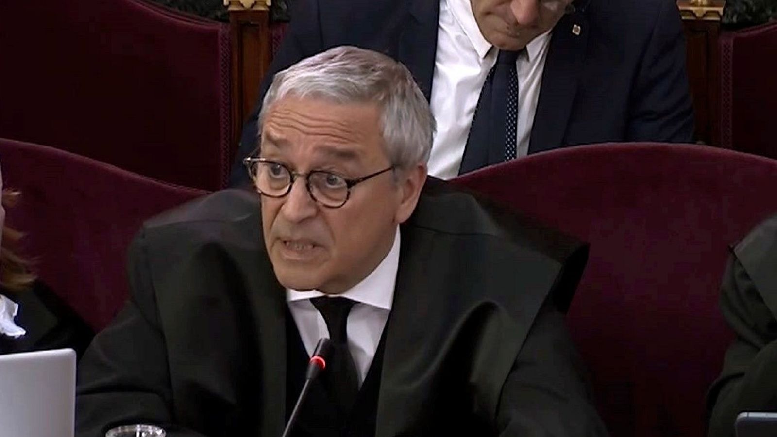 El abogado de Forn incide en su interrogatorio a un testigo en que la Policía también vigilaba a los Mossos