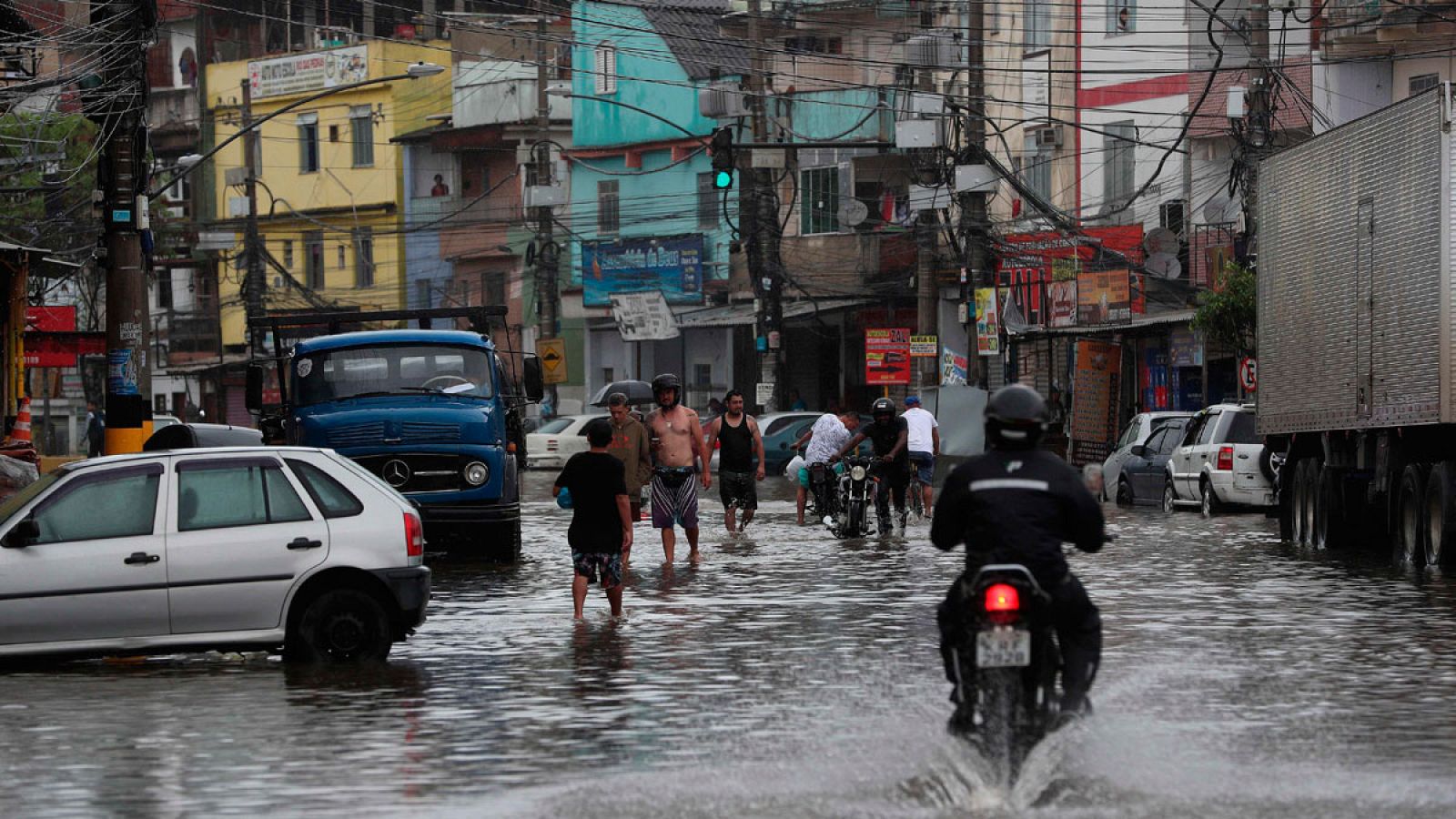 Al menos diez muertos en las graves inundaciones en Río de Janeiro | Ver