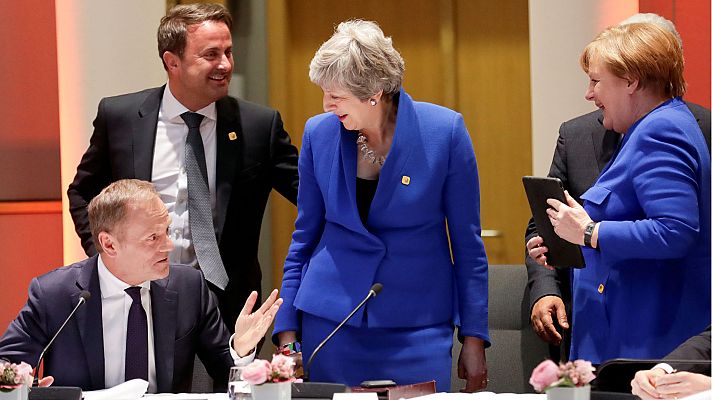 Telediario 1 - May defiende una prórroga corta del 'Brexit'