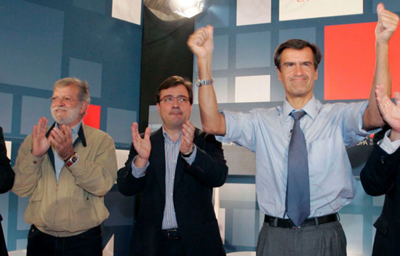 López Aguilar hace campaña en Mérida y Mayor Oreja en Cádiz | Ver