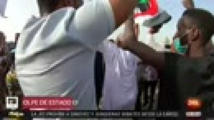 Informativo 24h - El Ejército sudanés depone al presidente Omar al Bashir tras 30 años en el poder.
