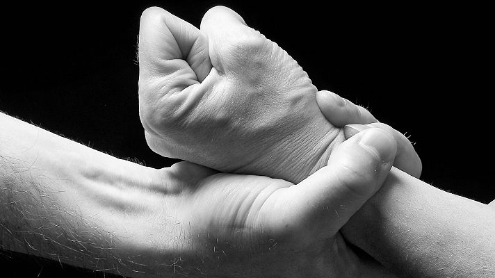 Telediario 1 - Detenido un hombre como sospechoso de matar a su pareja