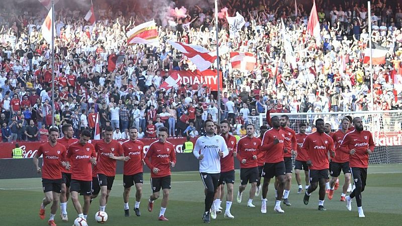 15.000 personas para ver el entrenamiento del Sevilla antes del derbi