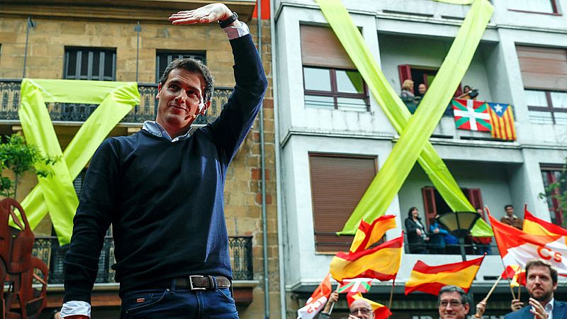 Rivera defiende la "libertad" entre insultos, gritos y smbolos independentistas en Rentera