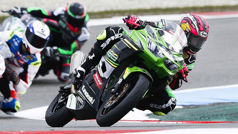 Frentica ltima vuelta en Supersport300