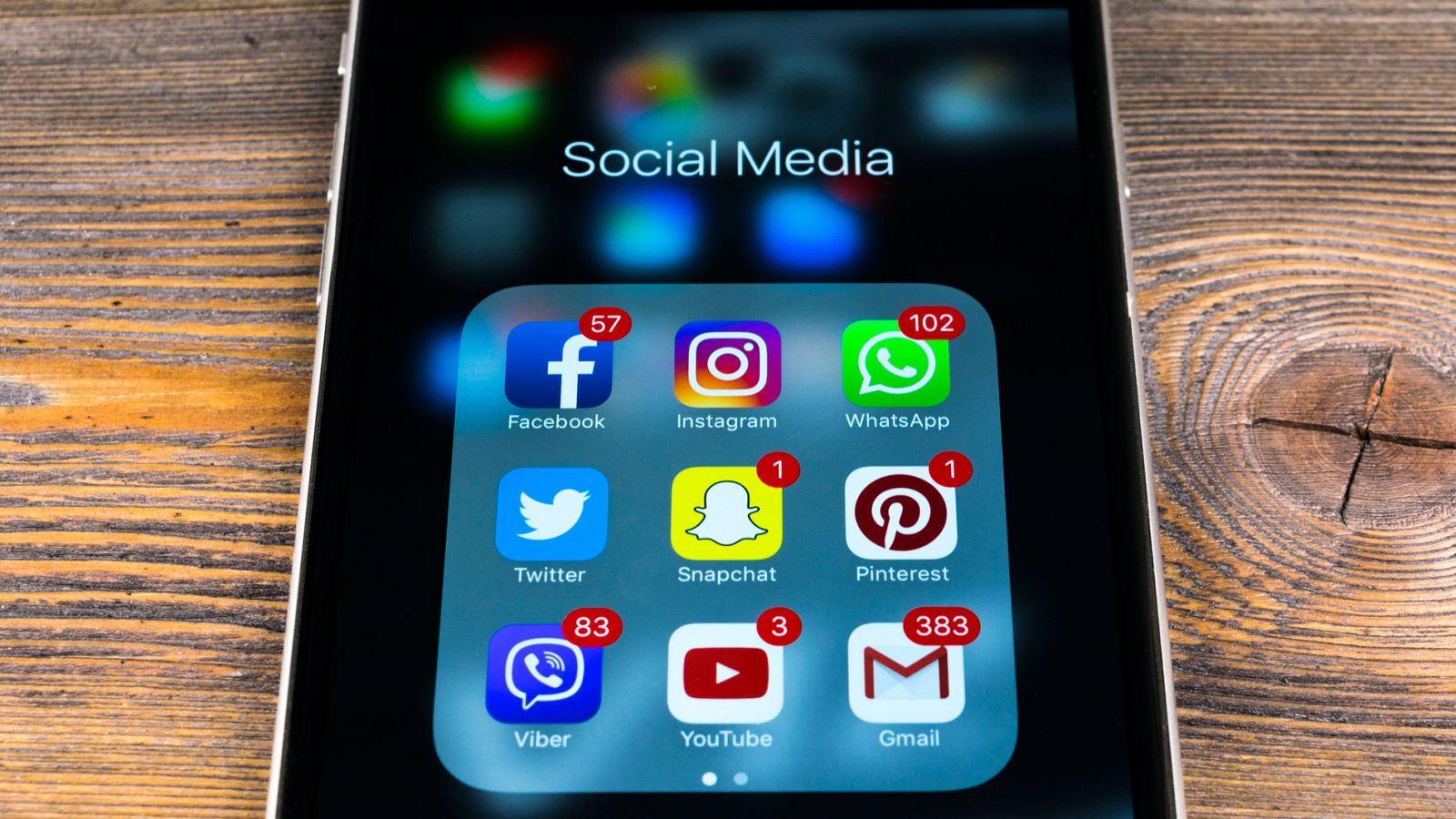 Telediario 1: Facebook, Instagram y WhatsApp dejan de funcionar durante tres horas a nivel mundial | RTVE Play