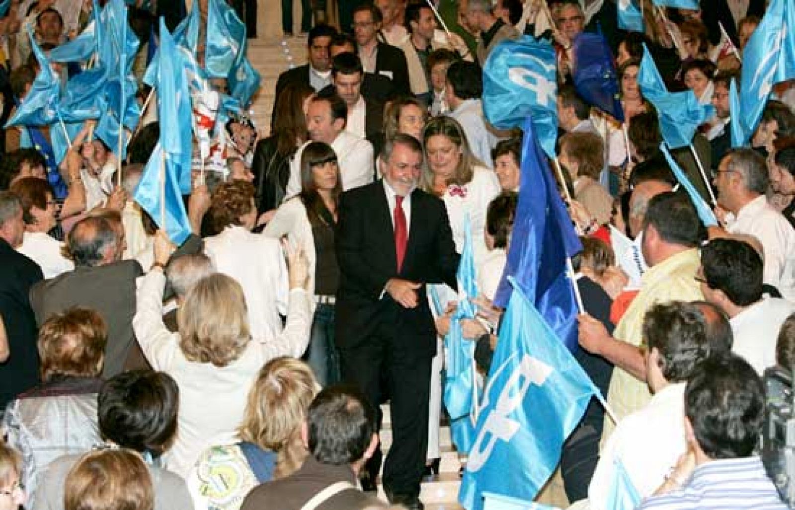 Continúan las acusaciones mutuas entre PSOE y PP en la campaña para las Elecciones Europeas