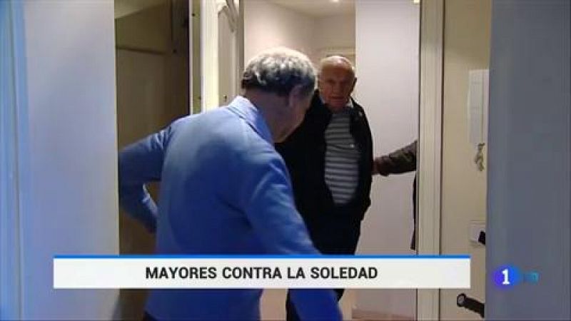 Personas mayores cuidando de otros mayores 