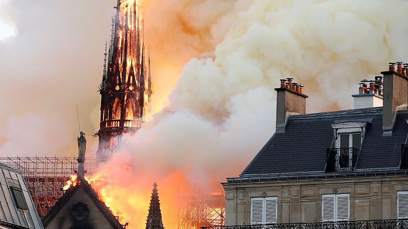 Un exprefecto de París: "La aguja central de Notre Dame tiene un gran significado"