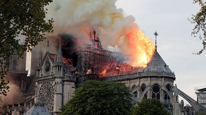 Telediario 1 - Conmoción en París por el incendio en Notre Dame