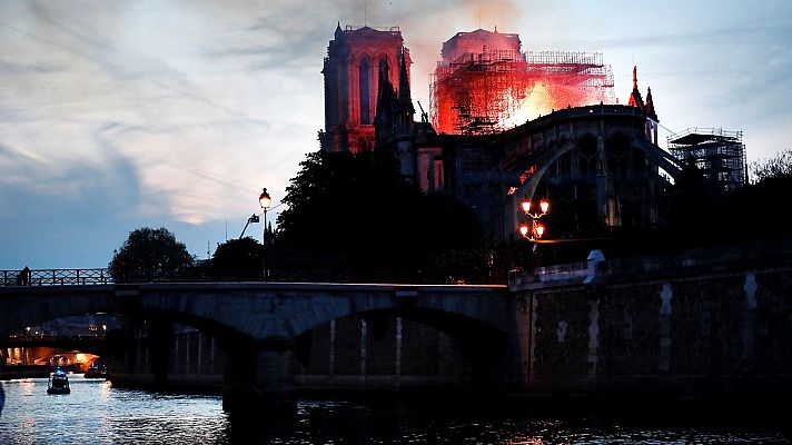 Telediario 1 - Líderes internacionales lamentan el incendio de Notre Dame