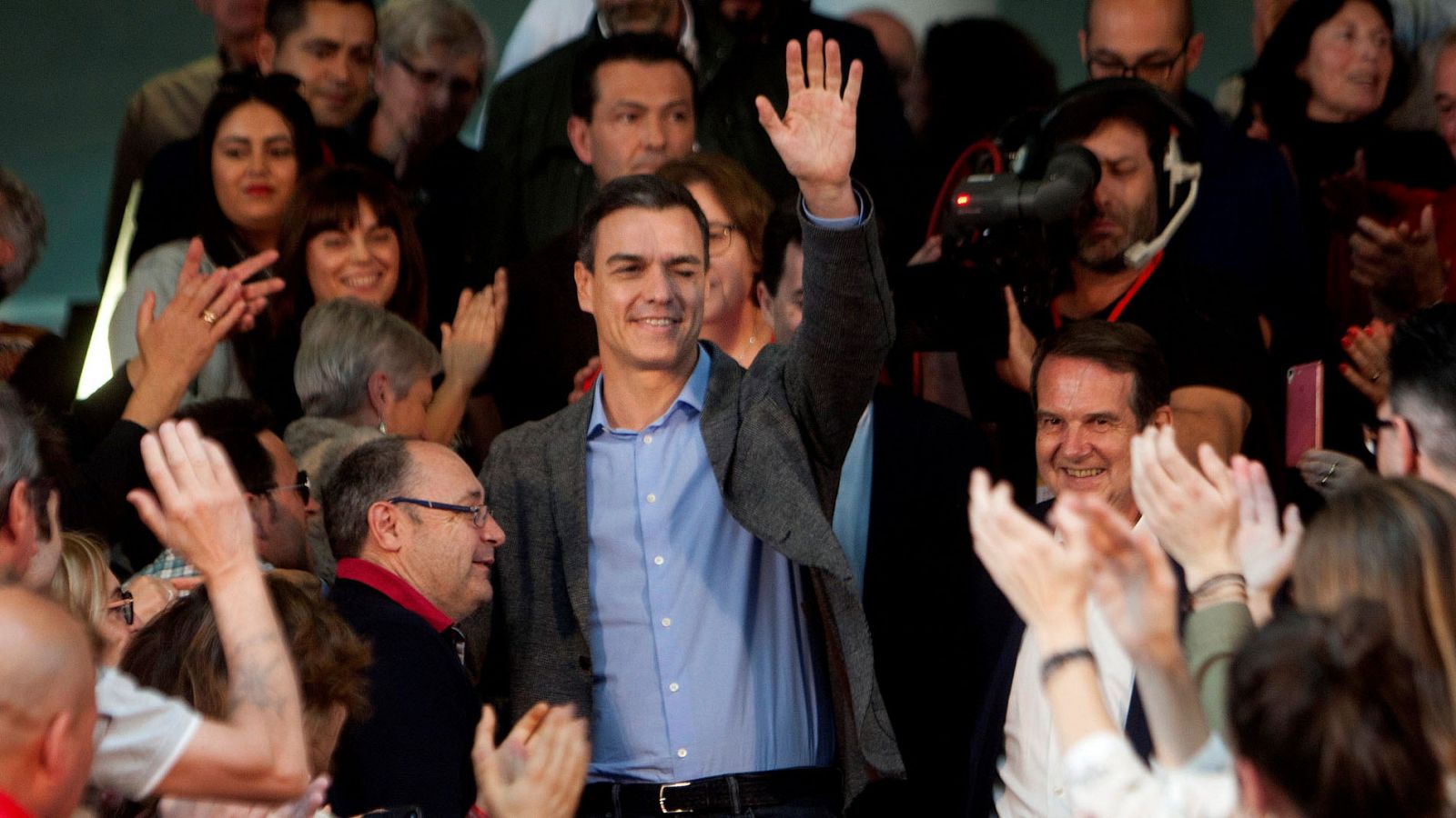 Elecciones generales 2019: Sánchez carga contra PP y Cs por "no luchar" contra los argumentos de la ultraderecha - RTVE.es