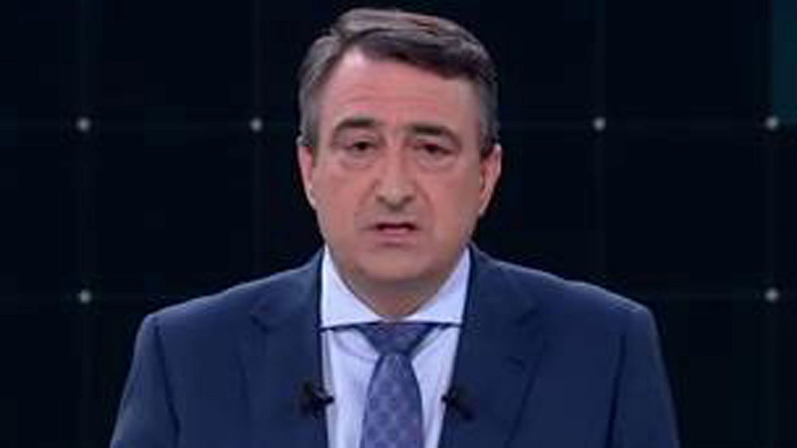 "Euskadi no es un parque temático, tiene una ciudadanía que debe ser tomada en serio", ha asegurado este martes el candidato del PNV al Congreso de los Diputados, Aitor Esteban, que considera que su formación política entiende la política "de otra manera", en base al "diálogo" y al "acuerdo". Así lo ha afirmado durante el Debate Electoral a seis en el que han participado este martes todos los partidos con grupo parlamentario que concurren a las próximas elecciones generales.
