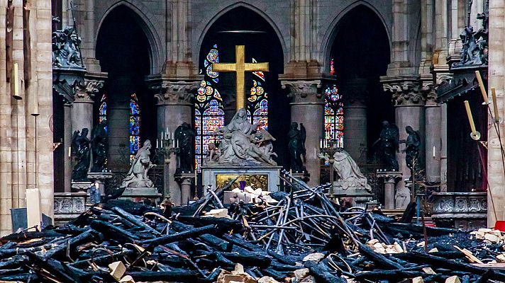 Telediario 1 - Macron pone un plazo de cinco años para reconstruir Notre Dame