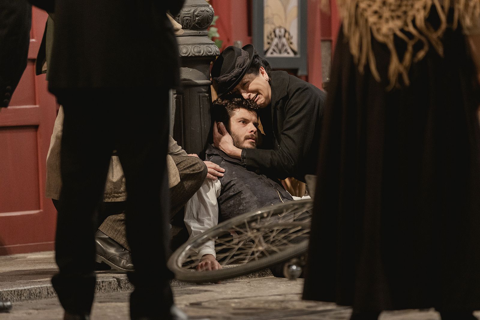 Eduardo muere envenenado | Ver