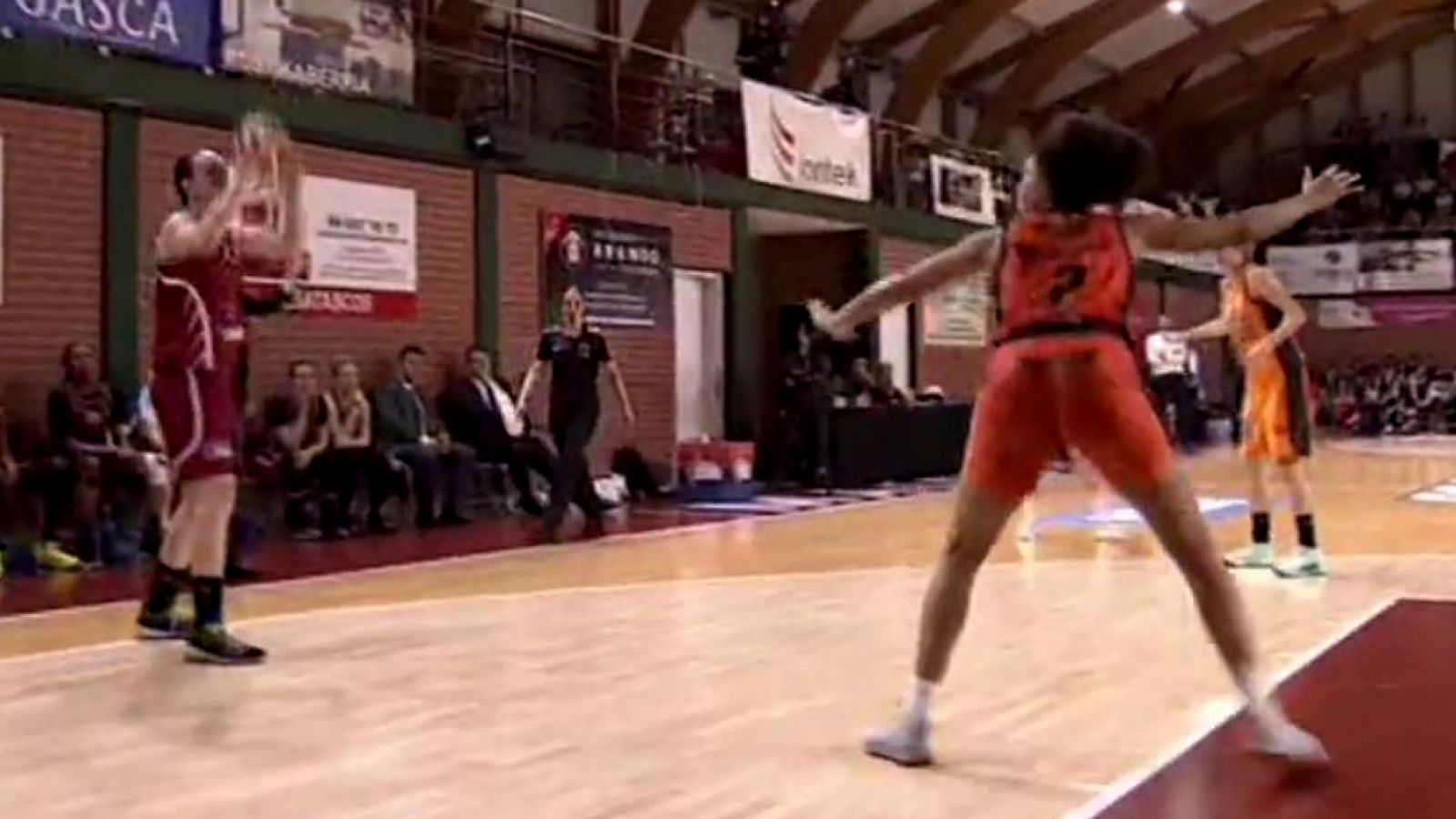 Baloncesto - Liga Femenina DIA 2018/19. Playoff 1/4 Final. 3º partido: Lointek Gernika Bizkaia - Valencia BC - ver ahora