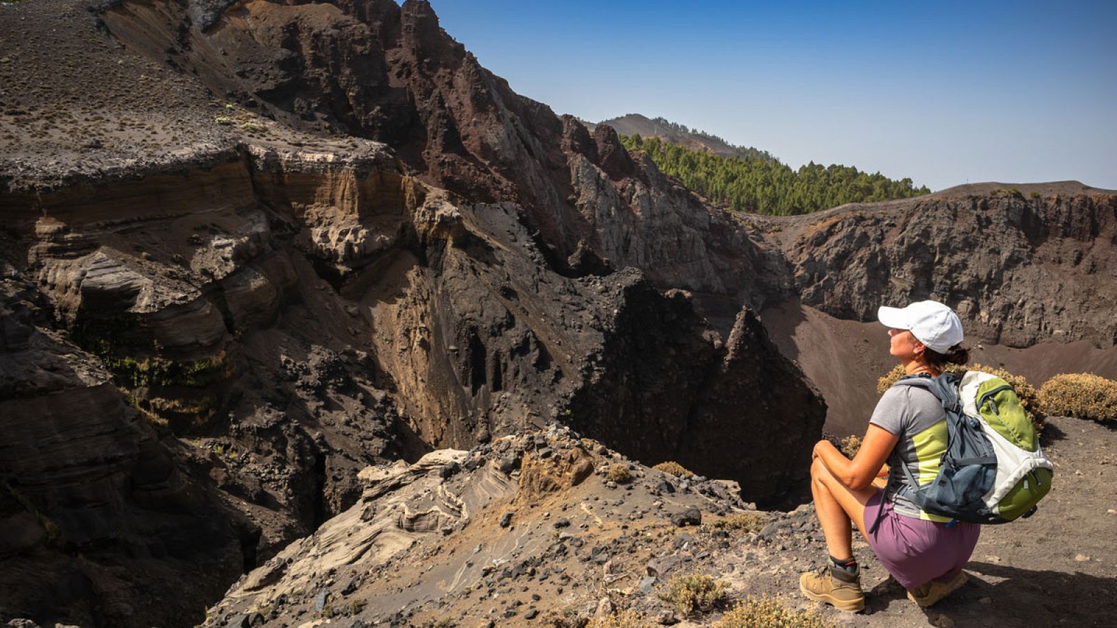 Playas fósiles en Extremadura o el arte de las rocas en Burgos. Son algunas de las más de cincuenta rutas que organiza la Sociedad Geológica de España, en compañía de científicos para conocer el origen y la configuración del suelo que pisamos... Hemo
