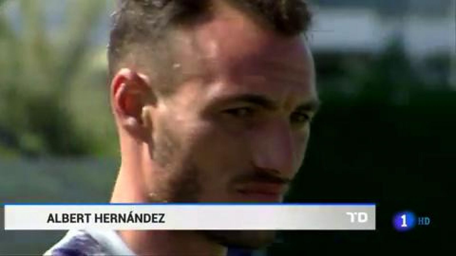 Telediario 1: La sonrisa y el fútbol de Japhet brillan en La Masía | RTVE Play