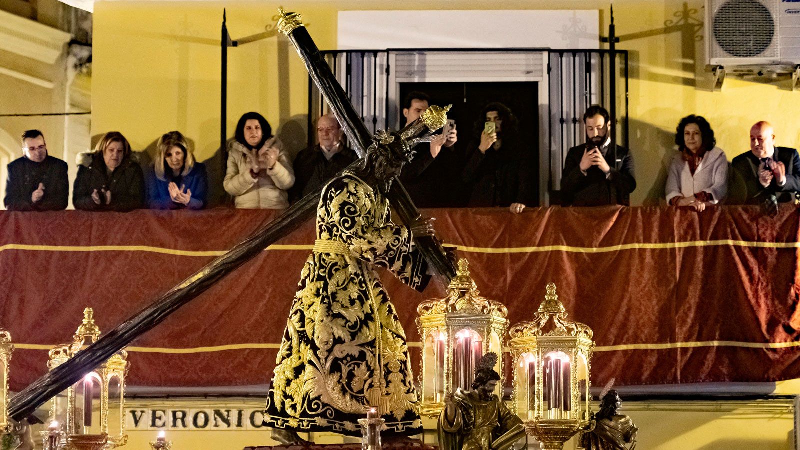 El tiempo permite la salida de las seis hermandades de la Madrugá de Sevilla