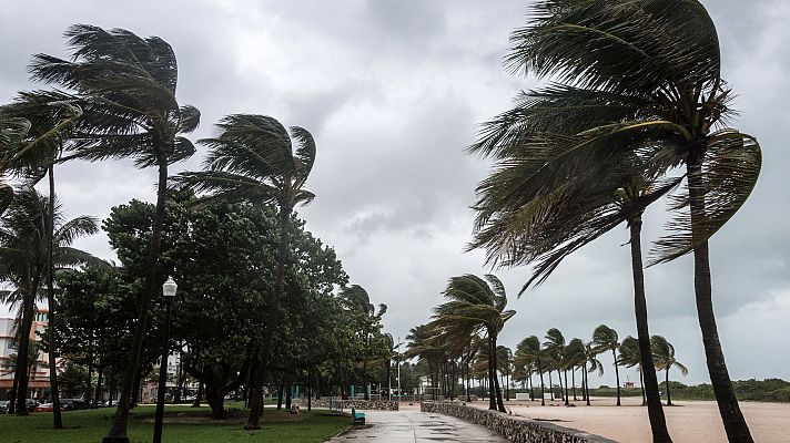 Nuboso en la Península y Baleares, con precipitaciones generalizadas