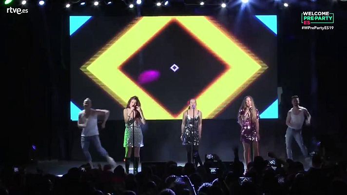 Eurovisión - Las Ketchup cantan "Aserejé"