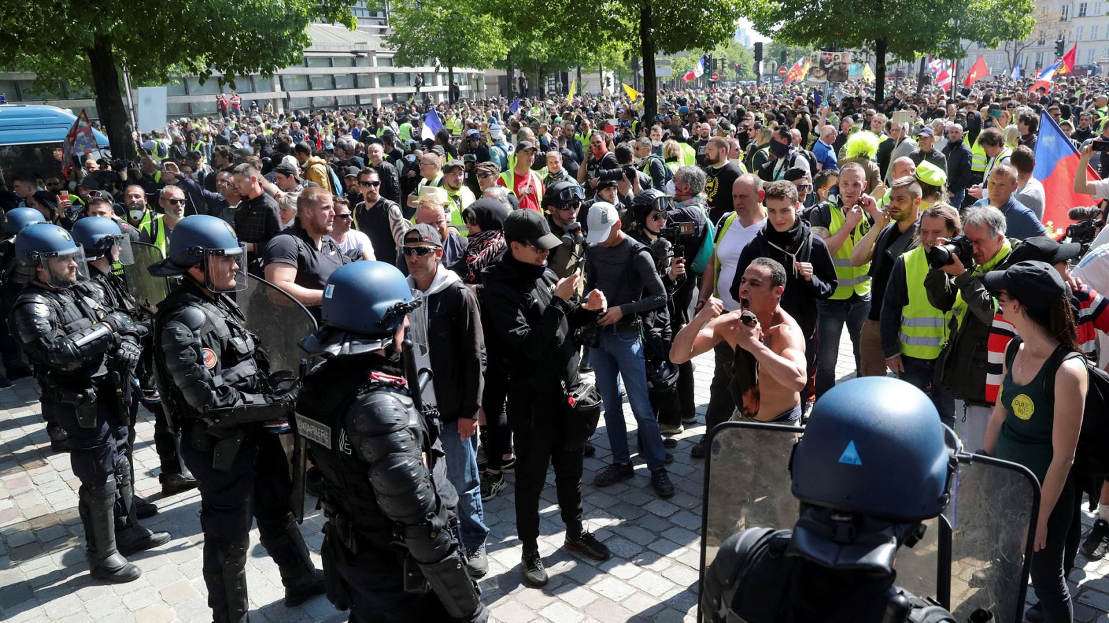 Gran despliegue policial en Francia en el XXIII sábado de protesta de los 'chalecos amarillos'