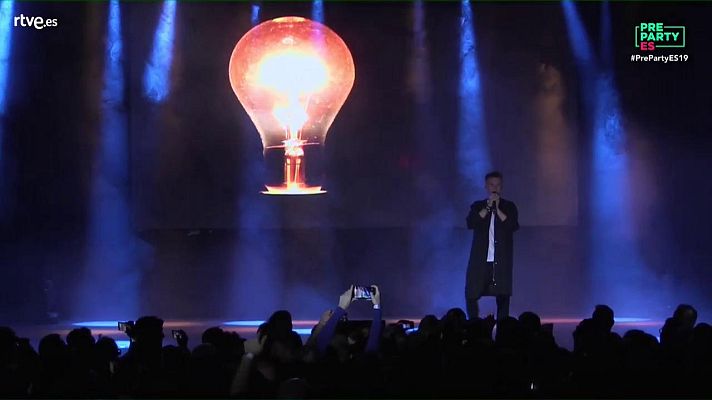 Eurovisión - Eliot canta "Wake up"