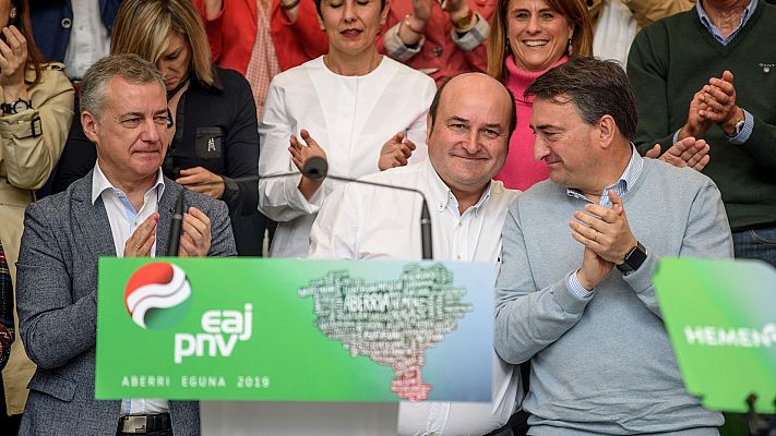 PNV exige actualizar el autogobierno y Bildu hacer un frente de izquierdas contra la extrema derecha