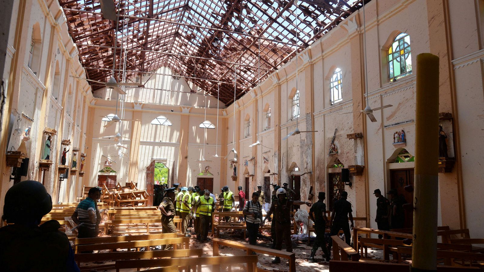 Telediario 1: Más de 200 muertos y cientos de heridos en una serie de atentados en iglesias y hoteles de Sri Lanka | RTVE Play