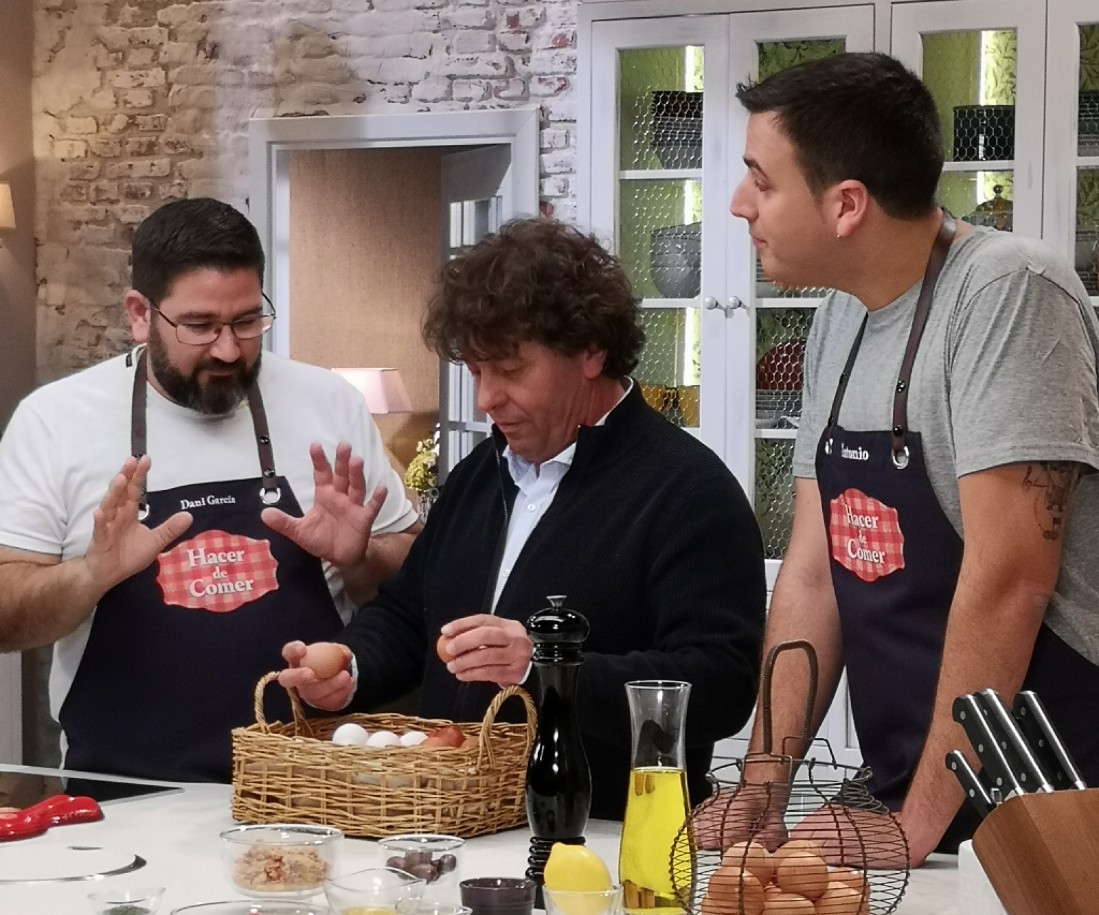 César Redondo, experto en huevos, visita "Hacer de comer" | Ver
