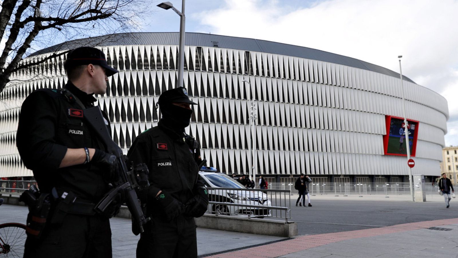 La Policía está preocupada, se han registrado ya unas 900 incidencias en todos los espectáculos deportivos. La Comisión Antiviolencia ha registrado cinco peleas entre aficionados ultras fuera de los estadios.