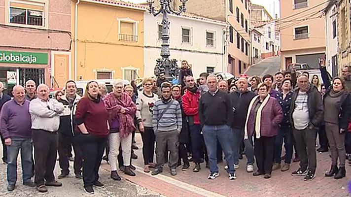 Urnas vacías en protesta por el abandono de sus pueblos