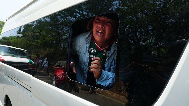 México frena las caravanas de migrantes