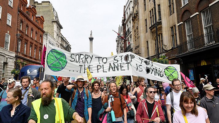 La semana de protestas por el clima en Londres se saldan con el bloqueo de espacios públicos y 1000 detenidos