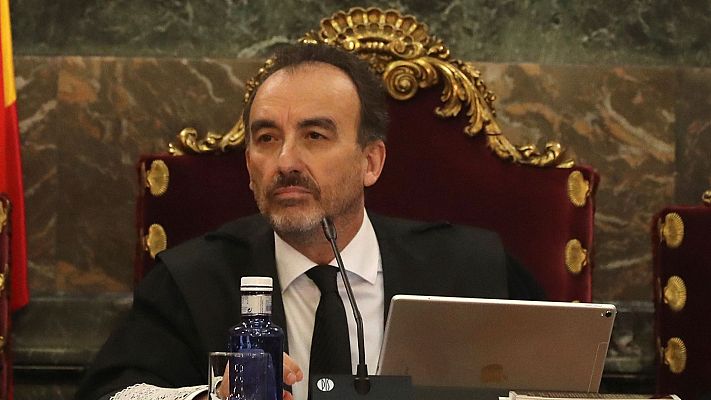 Telediario 1 - Marchena recrimina a un abogado sus preguntas por convertir la declaración de un testigo en una "lección sobre autodeterminación"