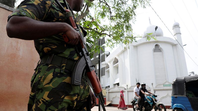 Rezos entre fuertes medidas de seguridad en Sri Lanka