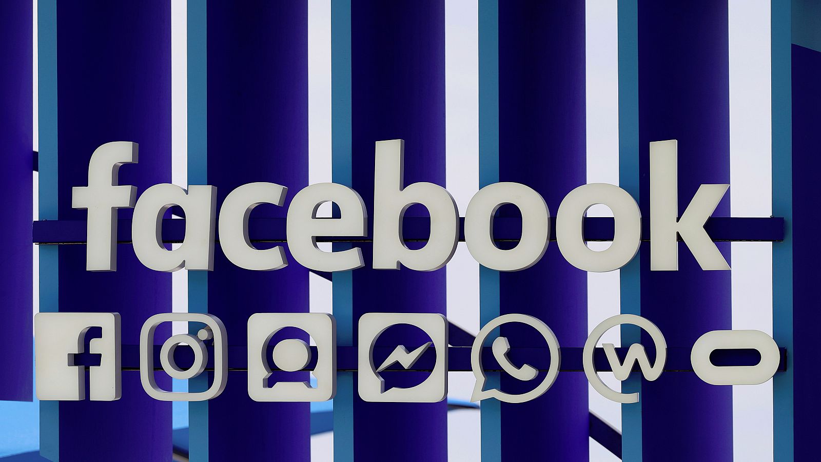 Telediario 1: Facebook, investigada de nuevo en relación a la privacidad de sus usuarios | RTVE Play