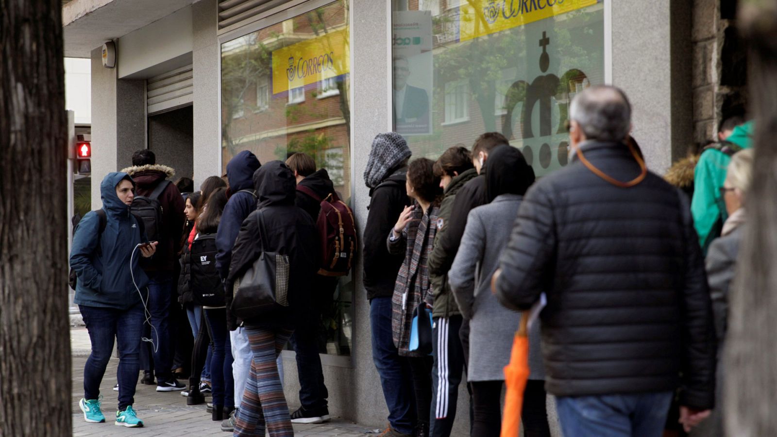 Correos gestiona 1,2 millones de votos por correspondencia para las elecciones generales y valencianas