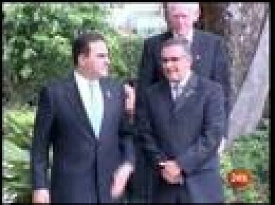  - Funes toma posesión en El Salvador